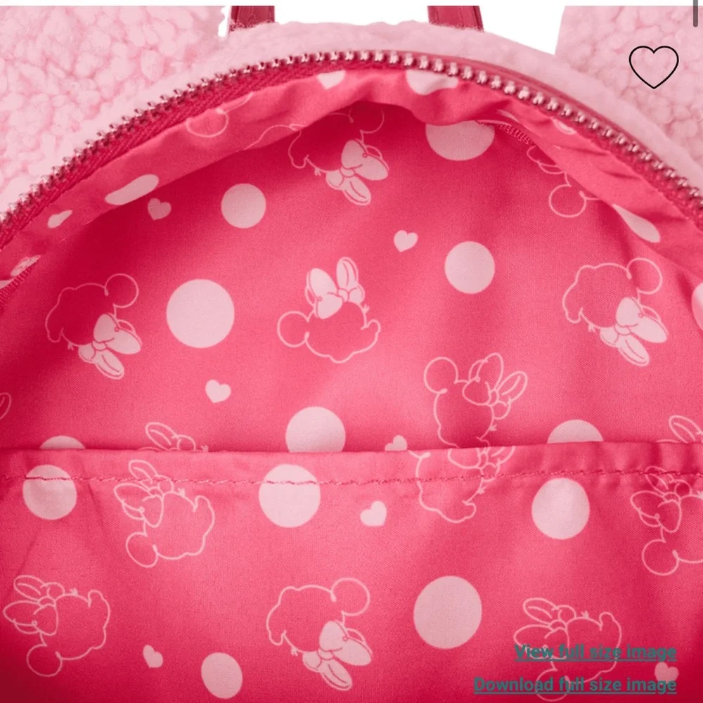 Loungefly Minnie Mouse Exclusive Hearts Strawberry Scented Sherpa Bundle - Picture 12 of 13
